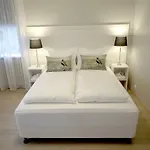 Om Apartments